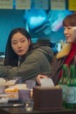 Nonton film You and Everything Else Season 1 Episode 8 terbaru di Dutamovie21