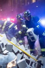 Nonton film 9-1-1 Season 9 Episode 12 terbaru di Dutamovie21