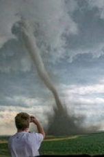 Nonton film In the Eye of the Storm: Chasers Season 1 Episode 2 terbaru di Dutamovie21